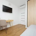 Ursynow With Desk & Balcony By Renters Warszawa