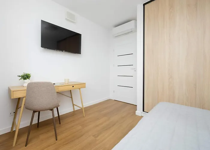 Ursynow With Desk & Balcony By Renters 华沙