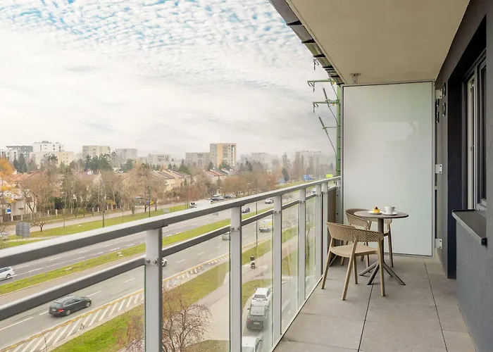 公寓 Ursynow With Desk & Balcony By Renters *